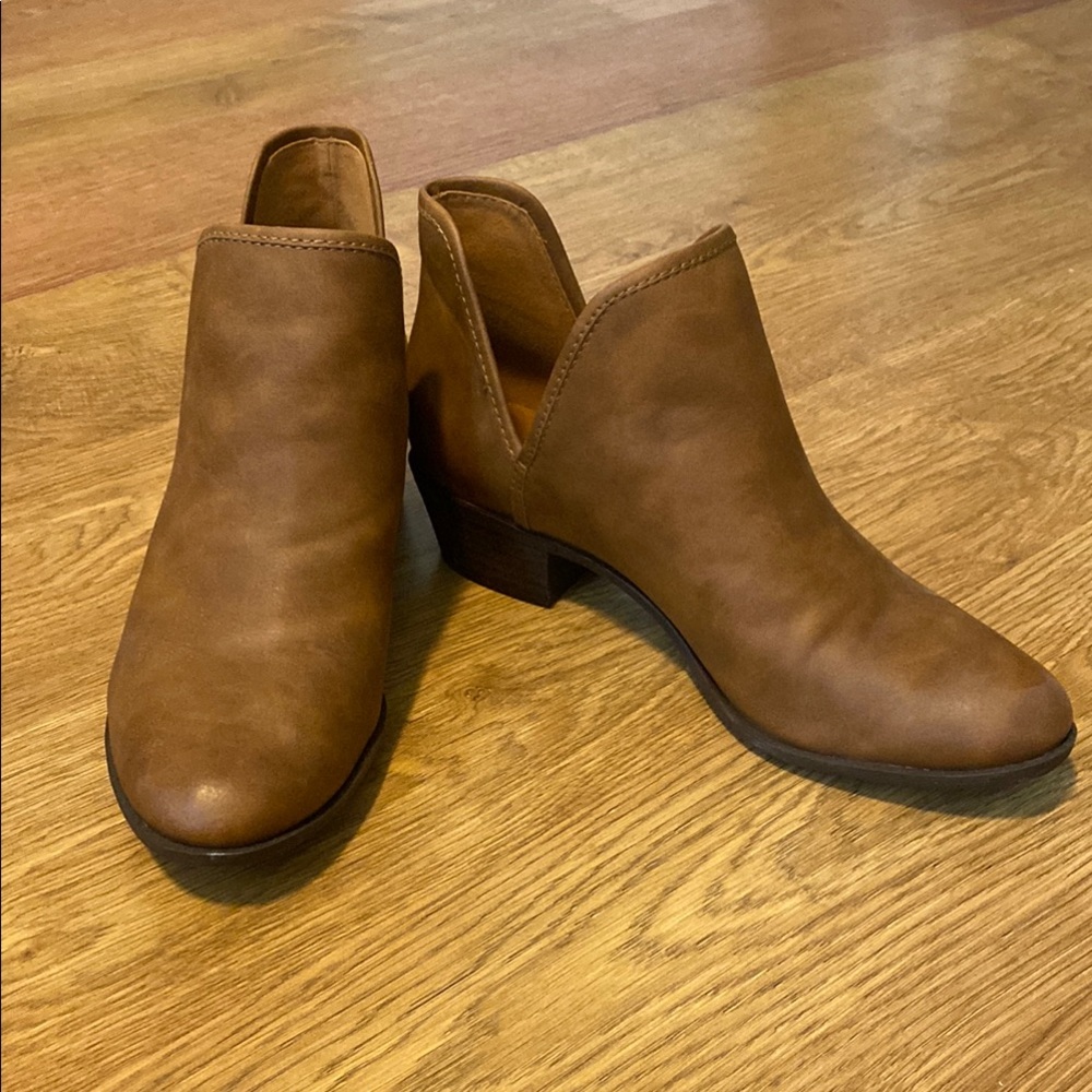 Lucky Brand Tan Ankle Booties